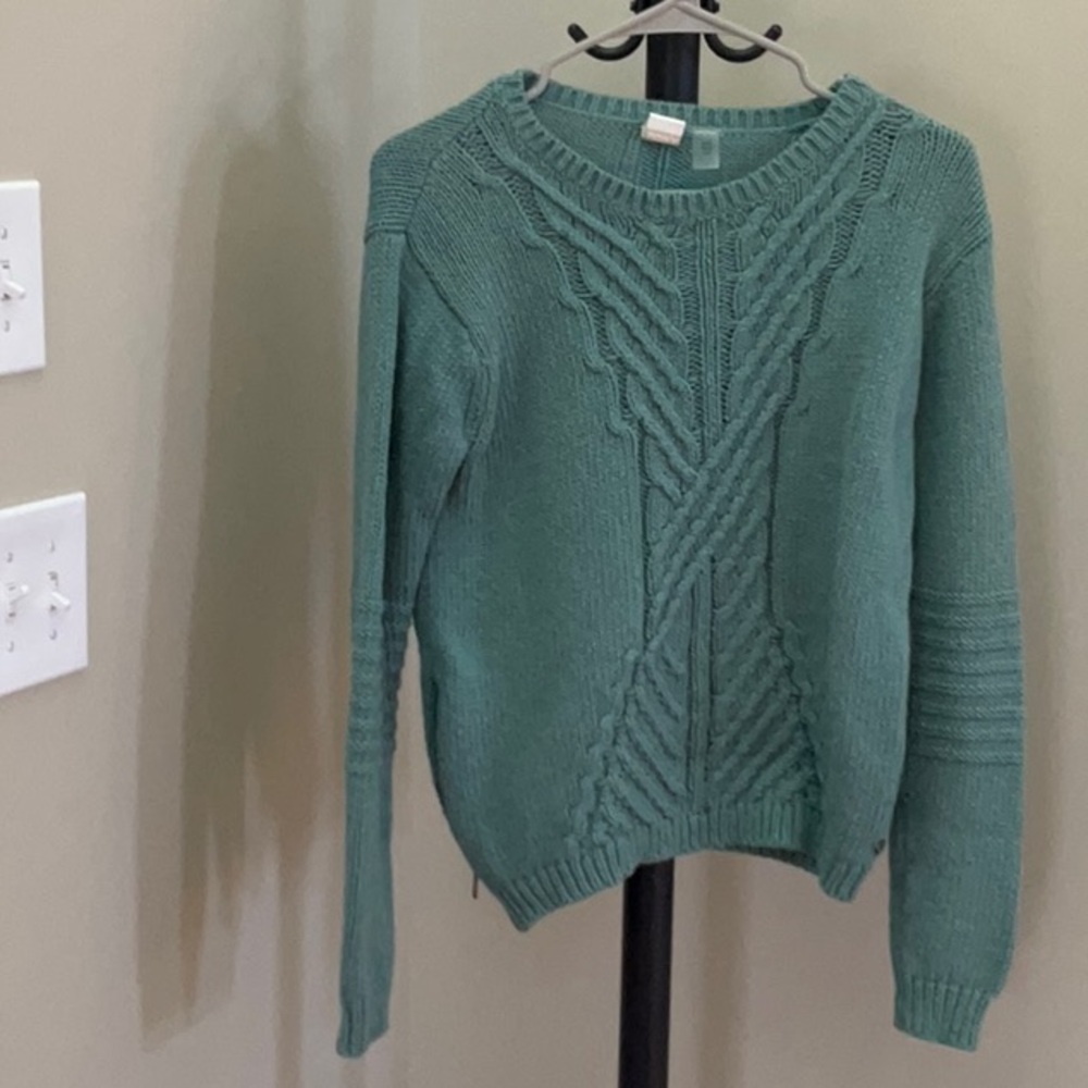 Roxy green sweater